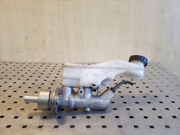 Toyota Corolla Verso AR10 jarrusylinteri 0204254155