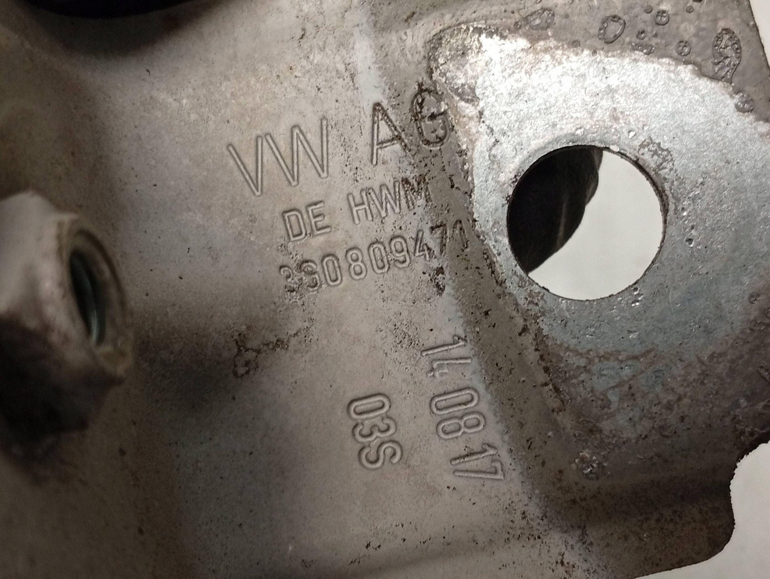 Right Front Fender Bracket VW Passat B8 3G0821142A image 3