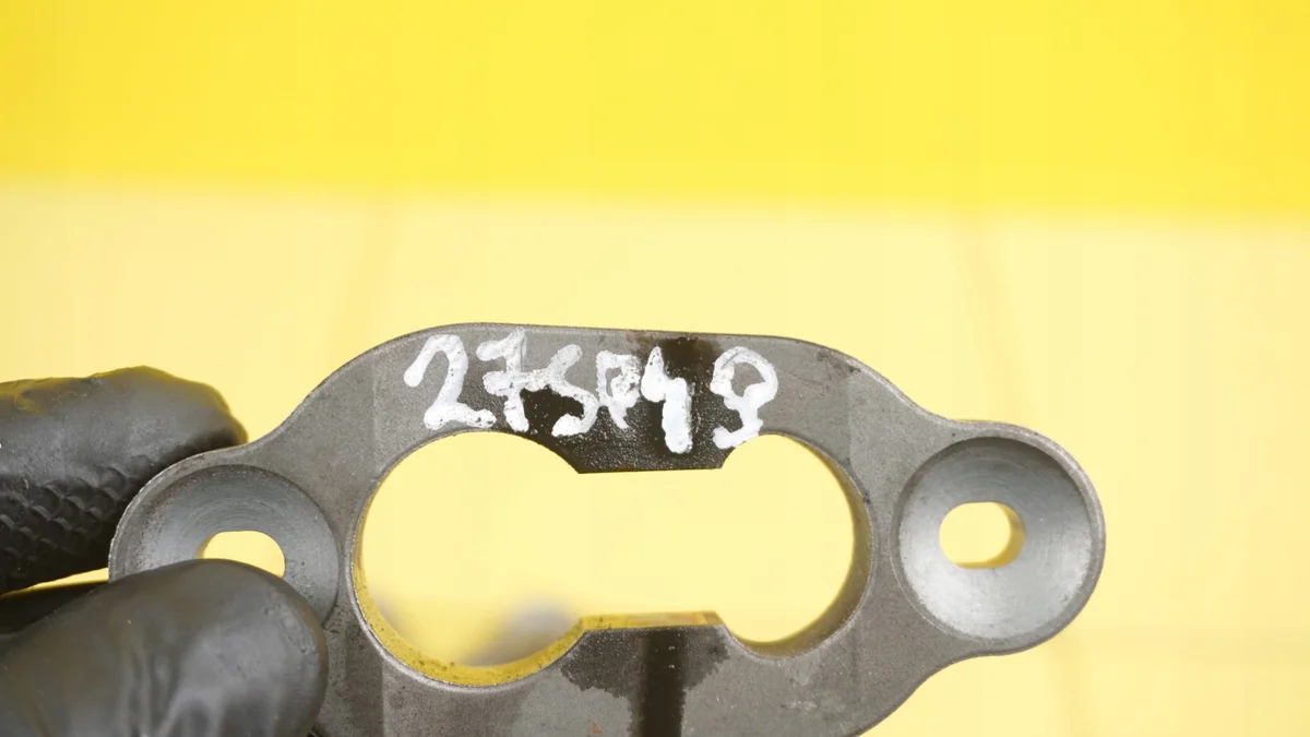 Mazda CX-5 2.2 D Injector Mount Used image 4