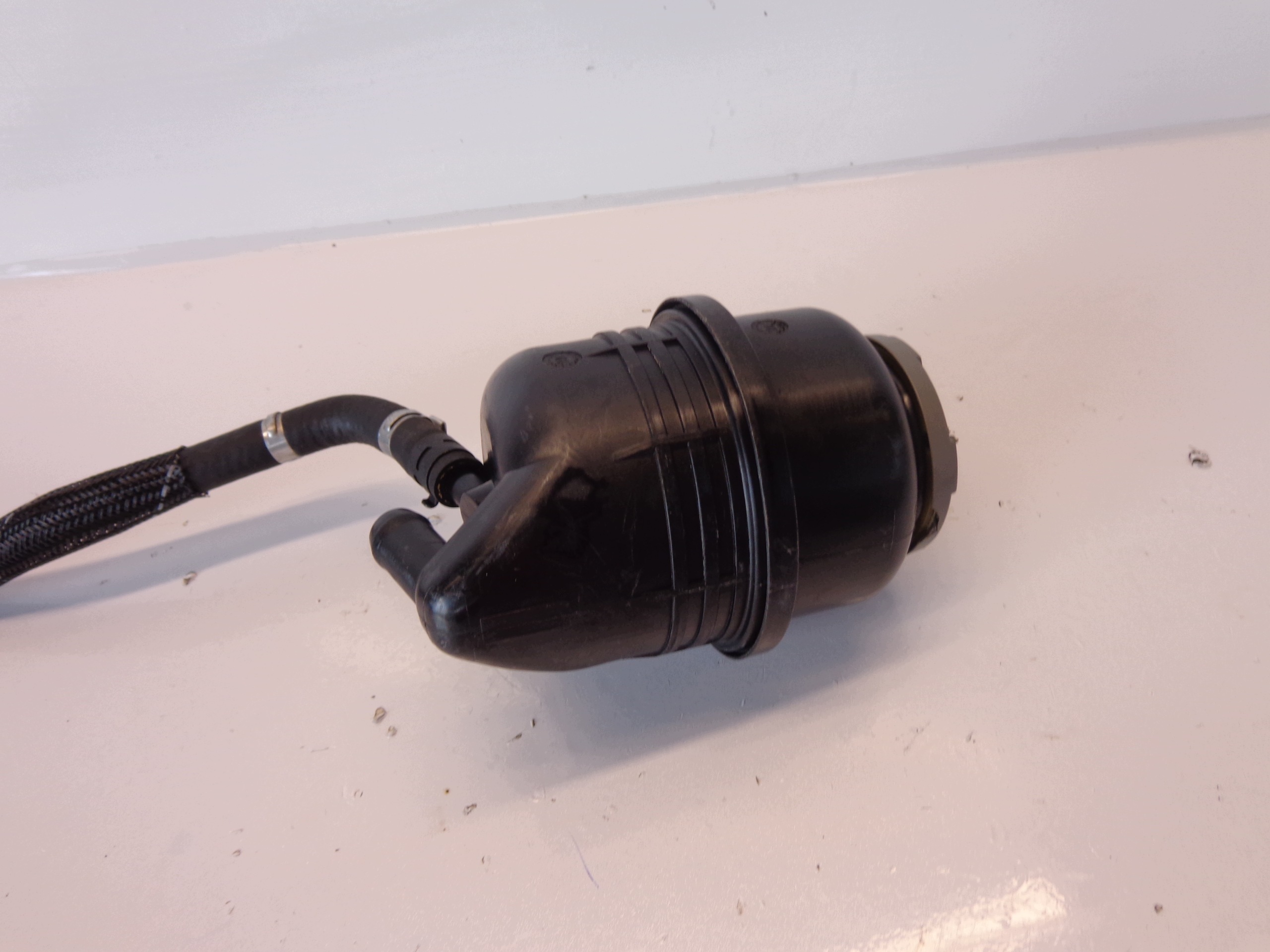 Audi A6 C6 Lift 2.0 TDI Servolenkungsbehälter 4F0422371E image 4