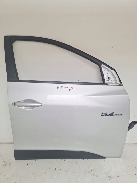 Täydellinen oikea etuovi Hyundai IX35 2013-2015 värikoodi RAH LIFT
