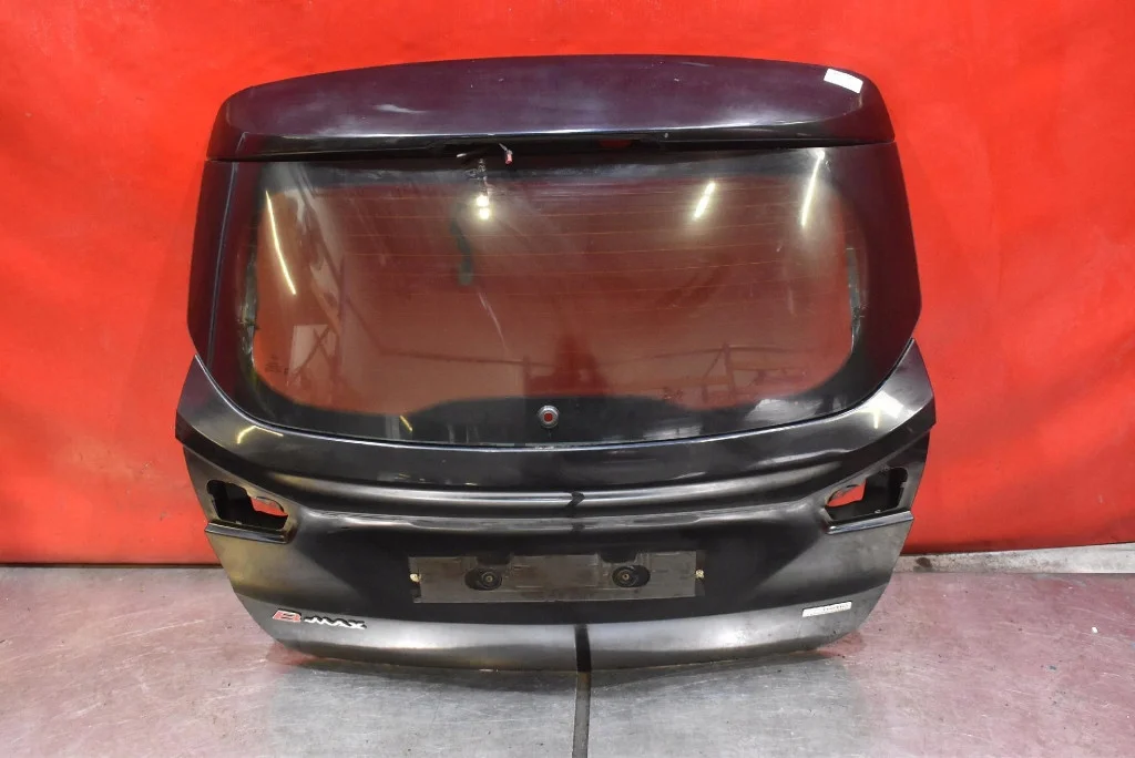 Tampa Traseira Ford B-Max 2012-2018 Usada