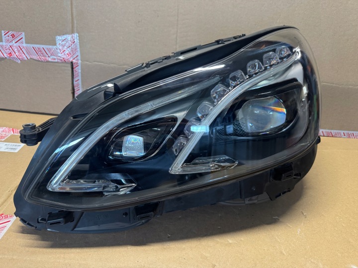 Mercedes E 212 W212 LIFT ILS FULL LED LEFT 2129063103 KZ