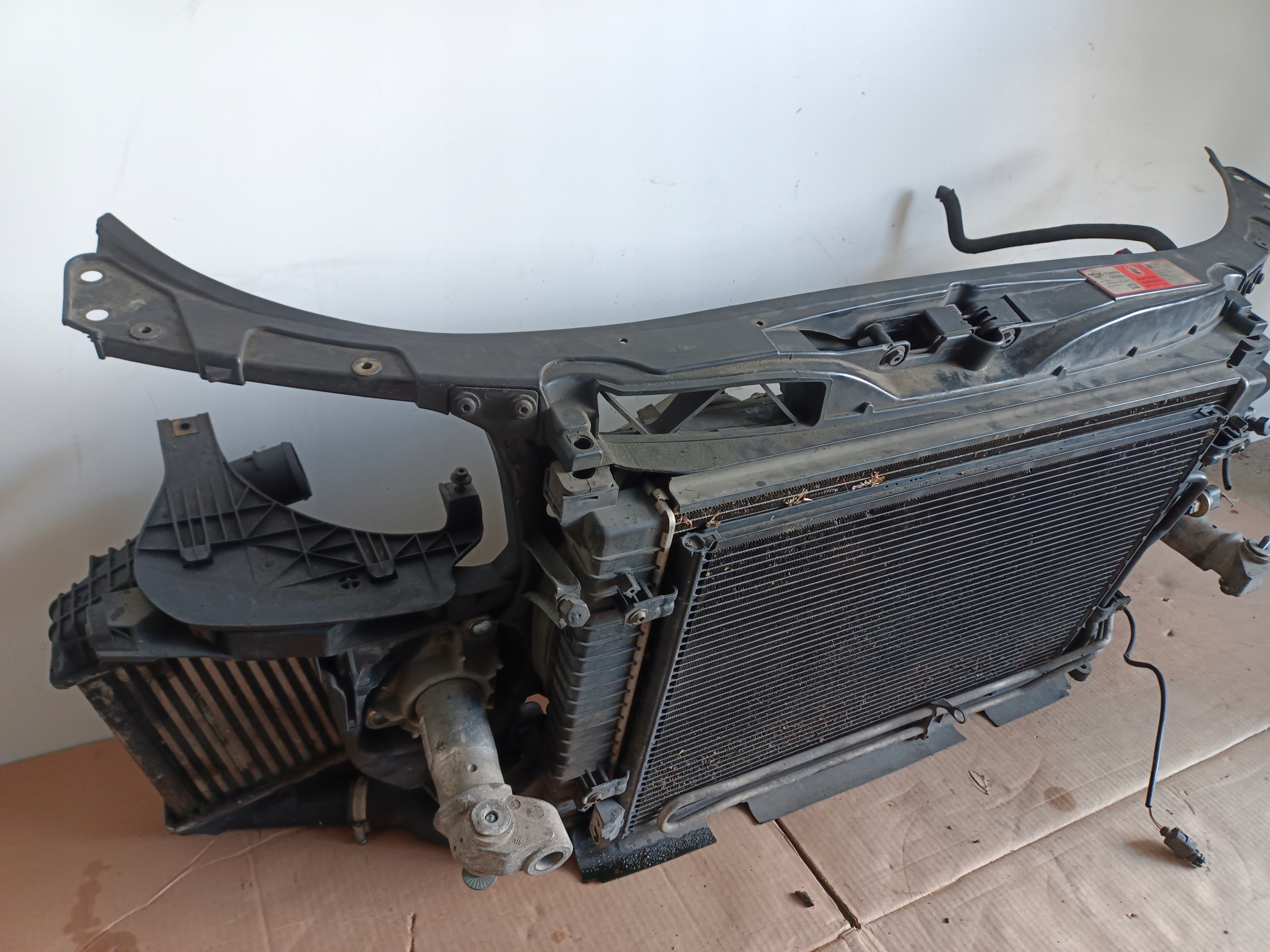 Etupalkin vahvike Audi A4 B6 2.5 TDI