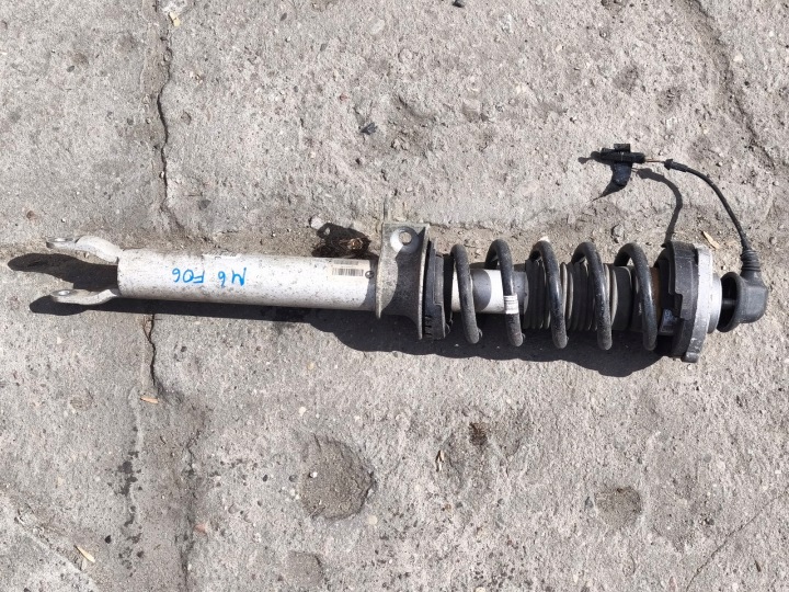 BMW M5 F10 M6 F06 F12 F13 Front Shock Absorber Right 2284846 Left 2284845
