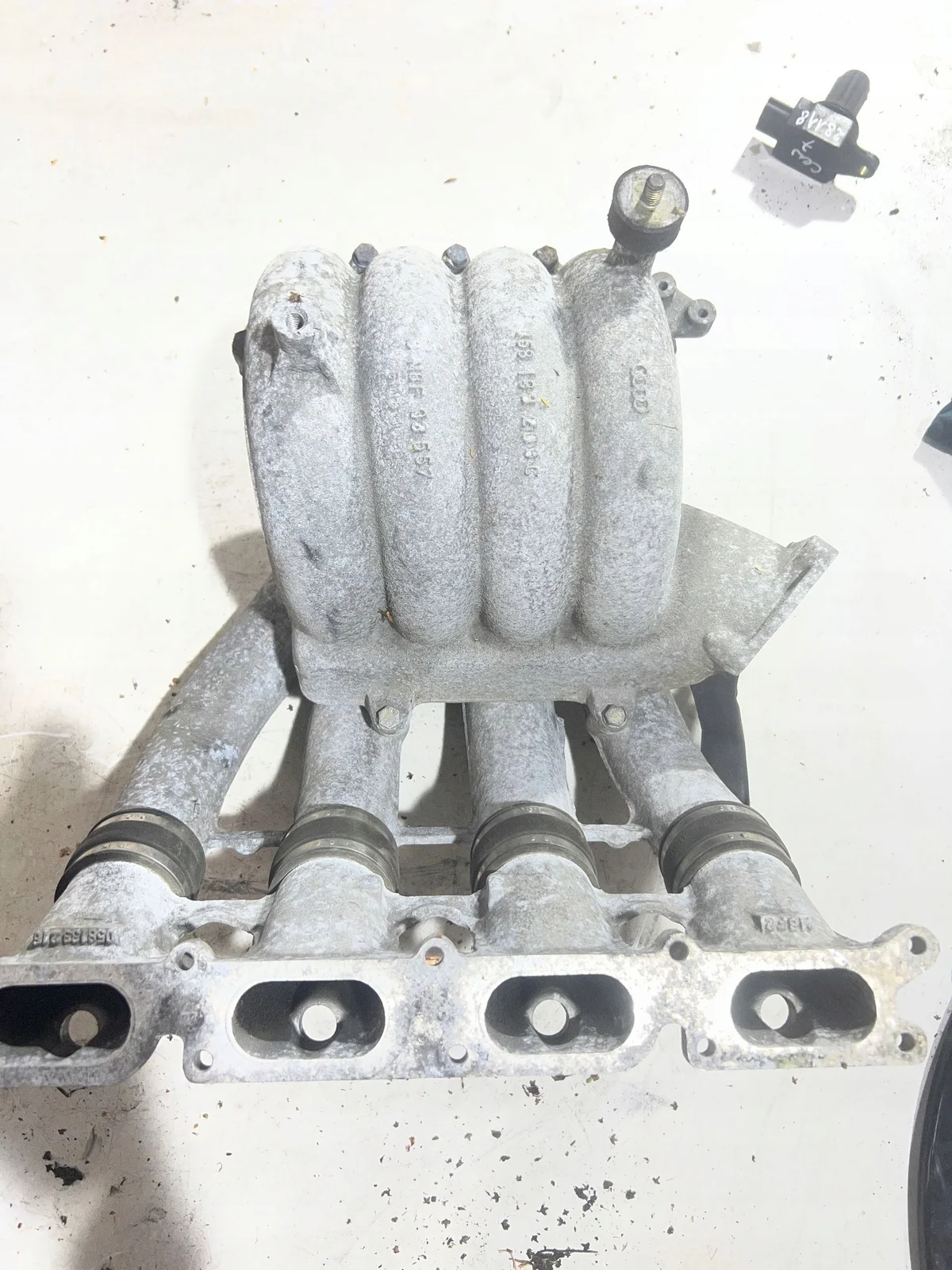 Audi A4 B5 Ansaugkrümmer 1.8 20V 058133206C