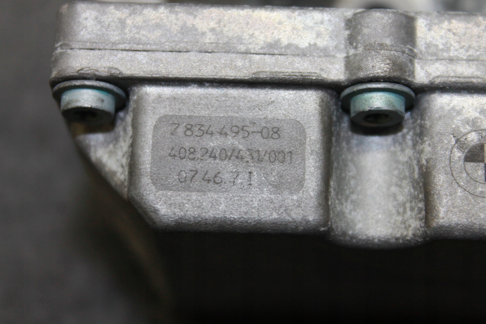 BMW E60 E63 S85B50A V10 tyhjäkäyntisäädin image 7