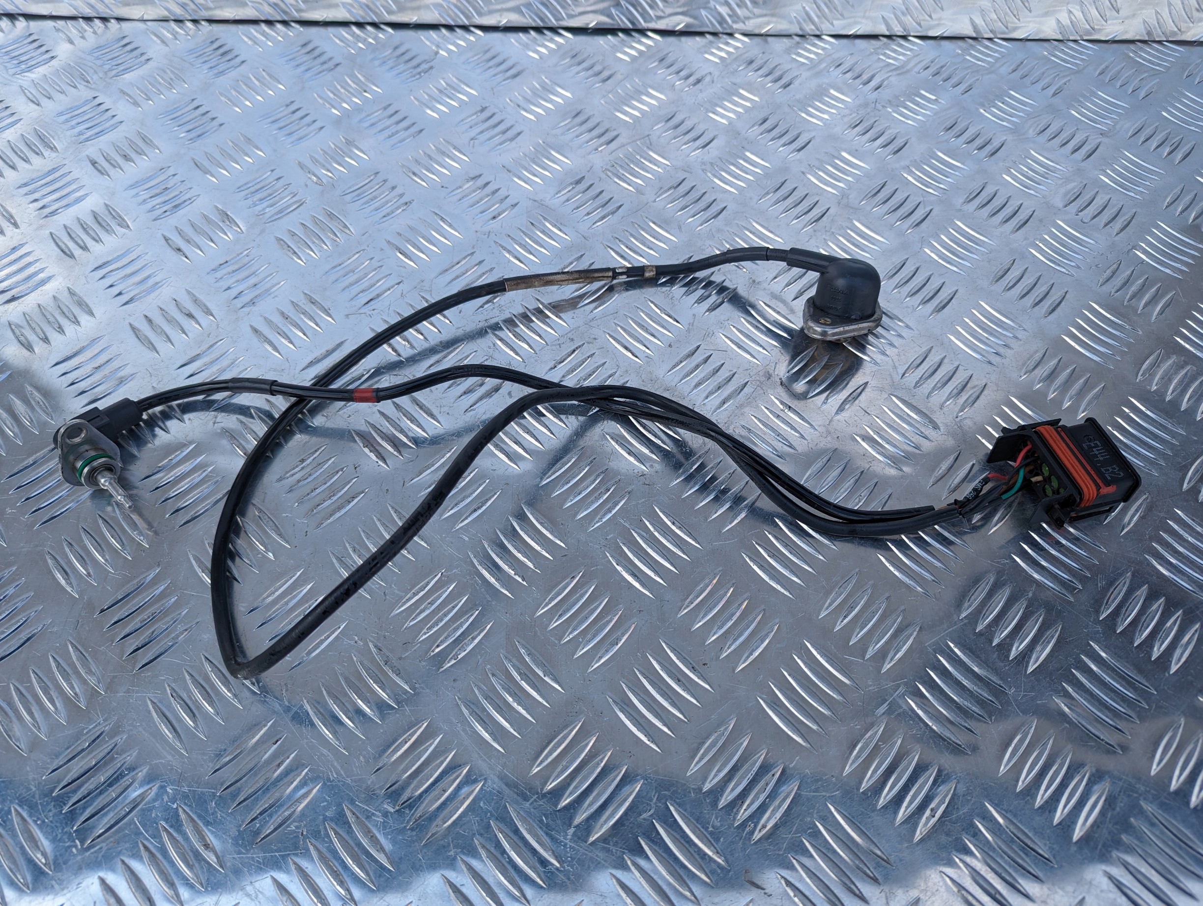 Boost and Temp Sensor on Manifold Scania NTG