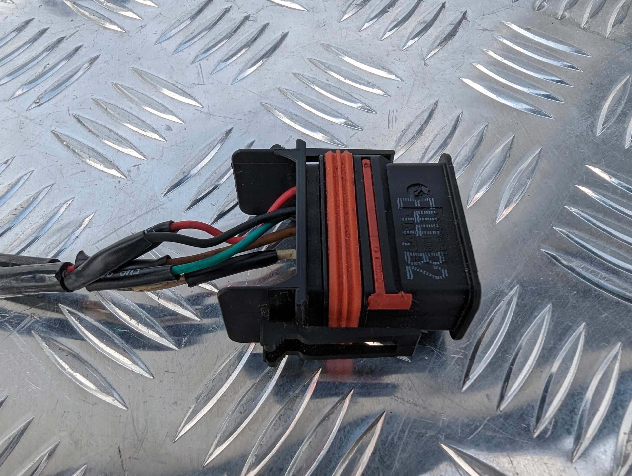 Sensor de pressão e temperatura no coletor Scania NTG image 3
