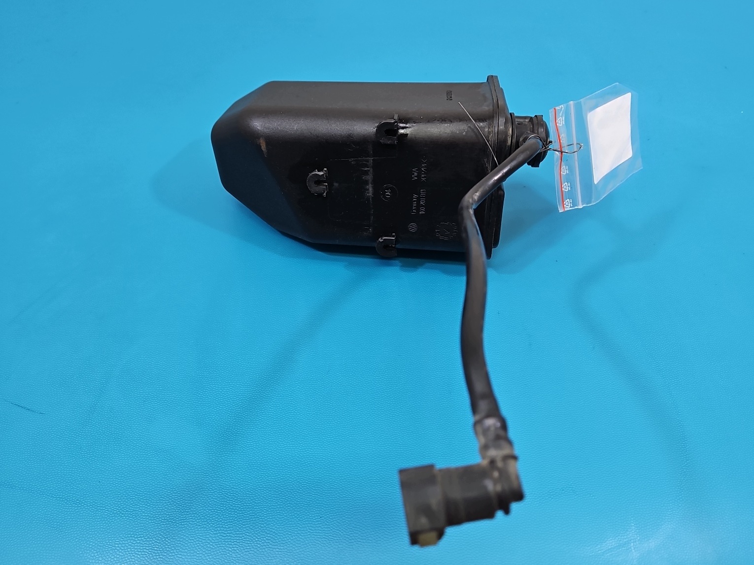 Filtre à charbon VW Skoda Audi 1K0201813 image 8