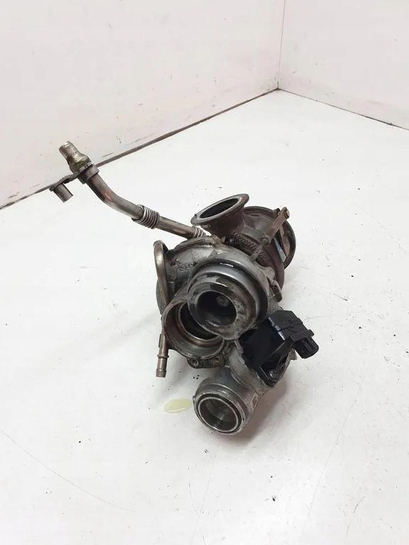 Turbolader BMW 5 (F10) 757698508 4.4L 2012 image 2
