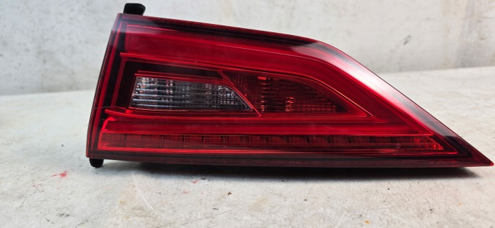 Rechte LED-Heckleuchte im Deckel A3 8V 12-16 Limousine 8V5945094A Original