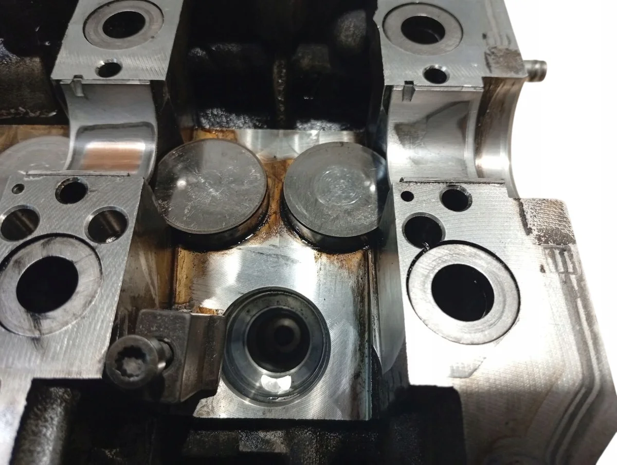 Volkswagen OE 045103373C culasse image 5