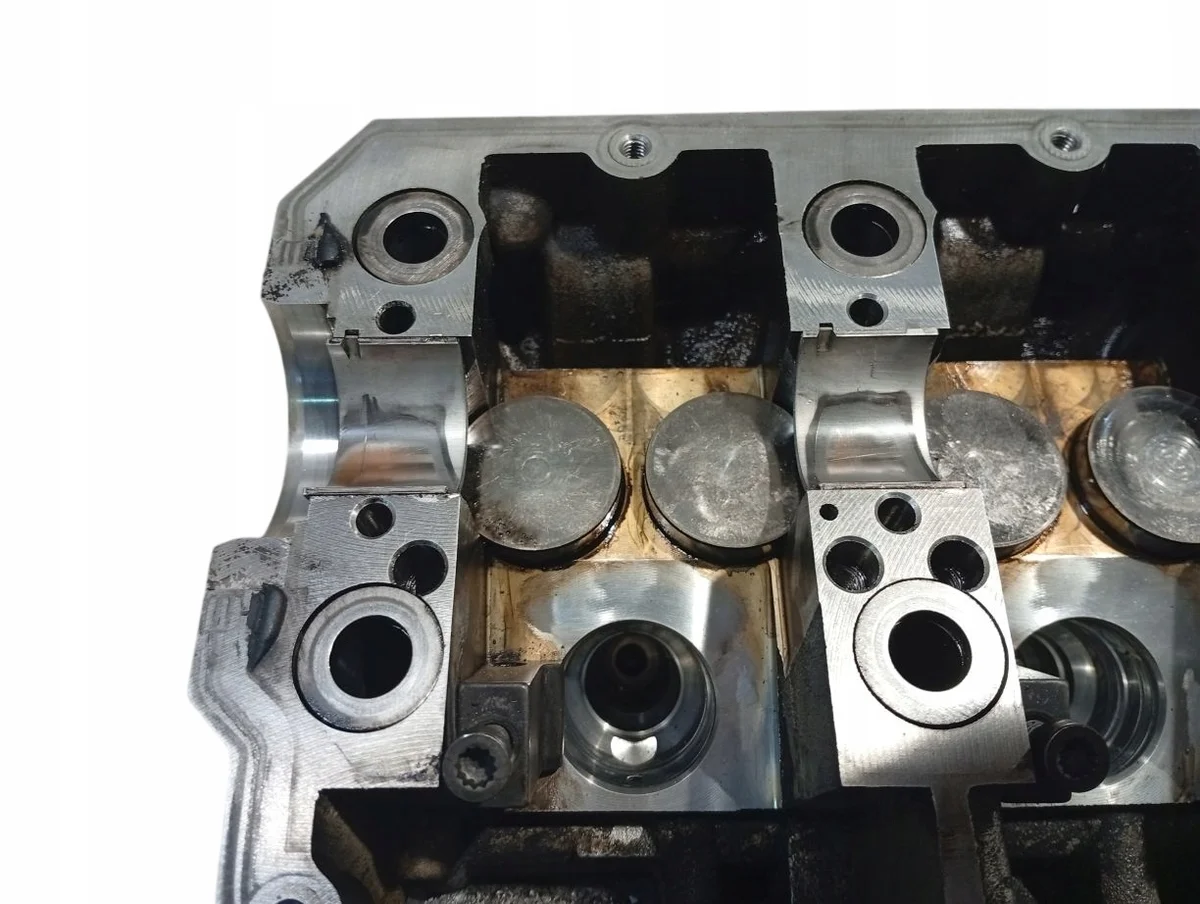 Volkswagen OE 045103373C culasse image 7