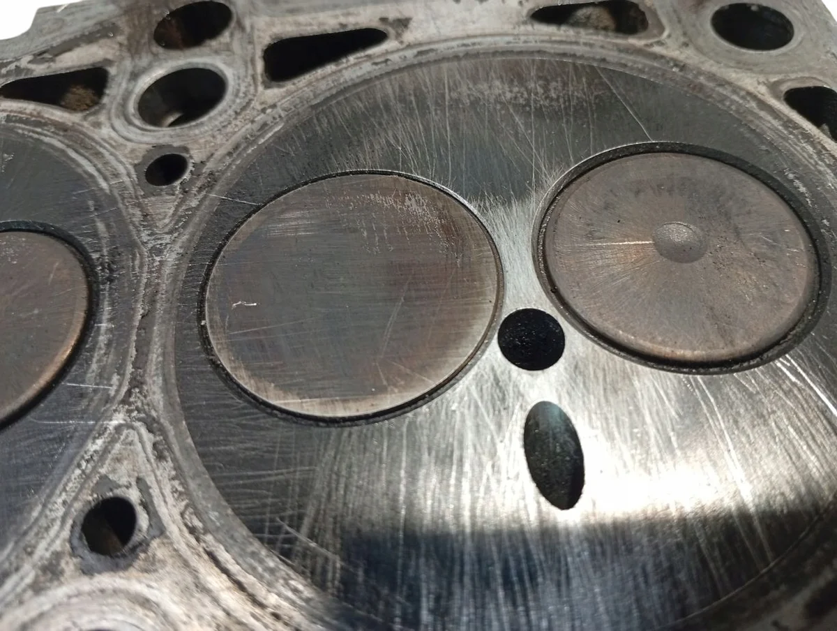 Volkswagen OE 045103373C culasse image 8