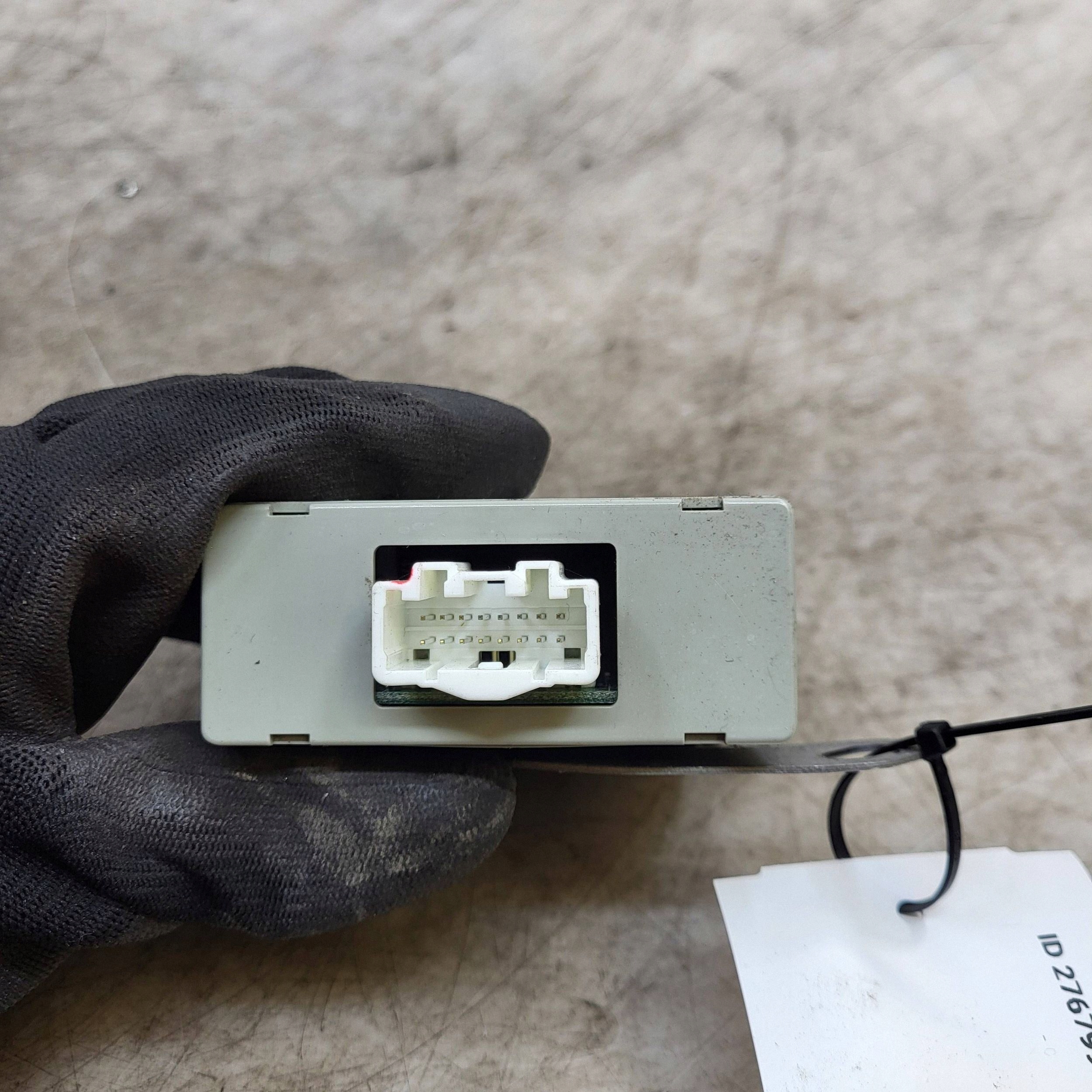 2008 Mitsubishi Outlander ECU G170100270 image 3