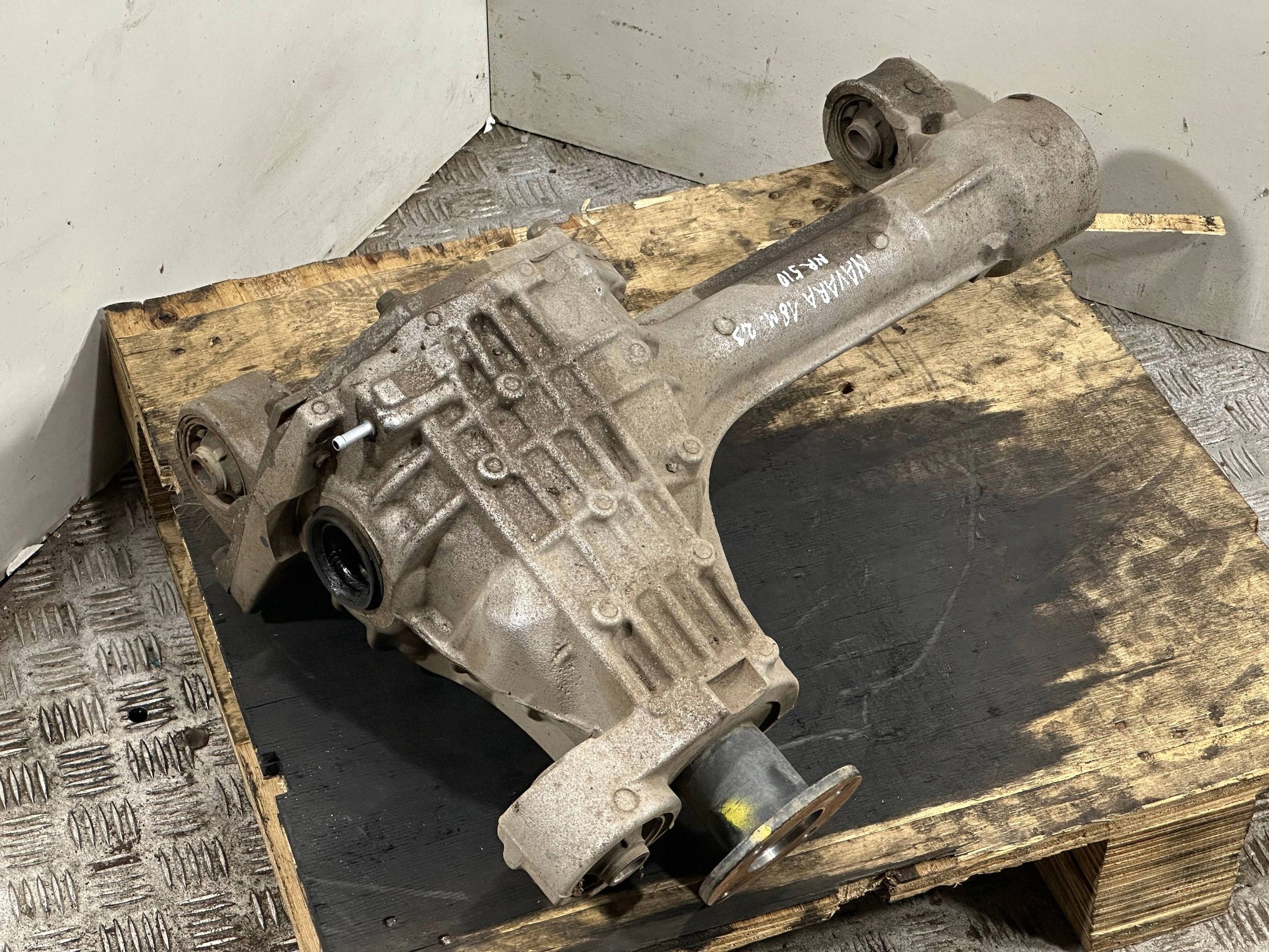Etureduktori Nissan NP300 Navara D23 385004JR3A