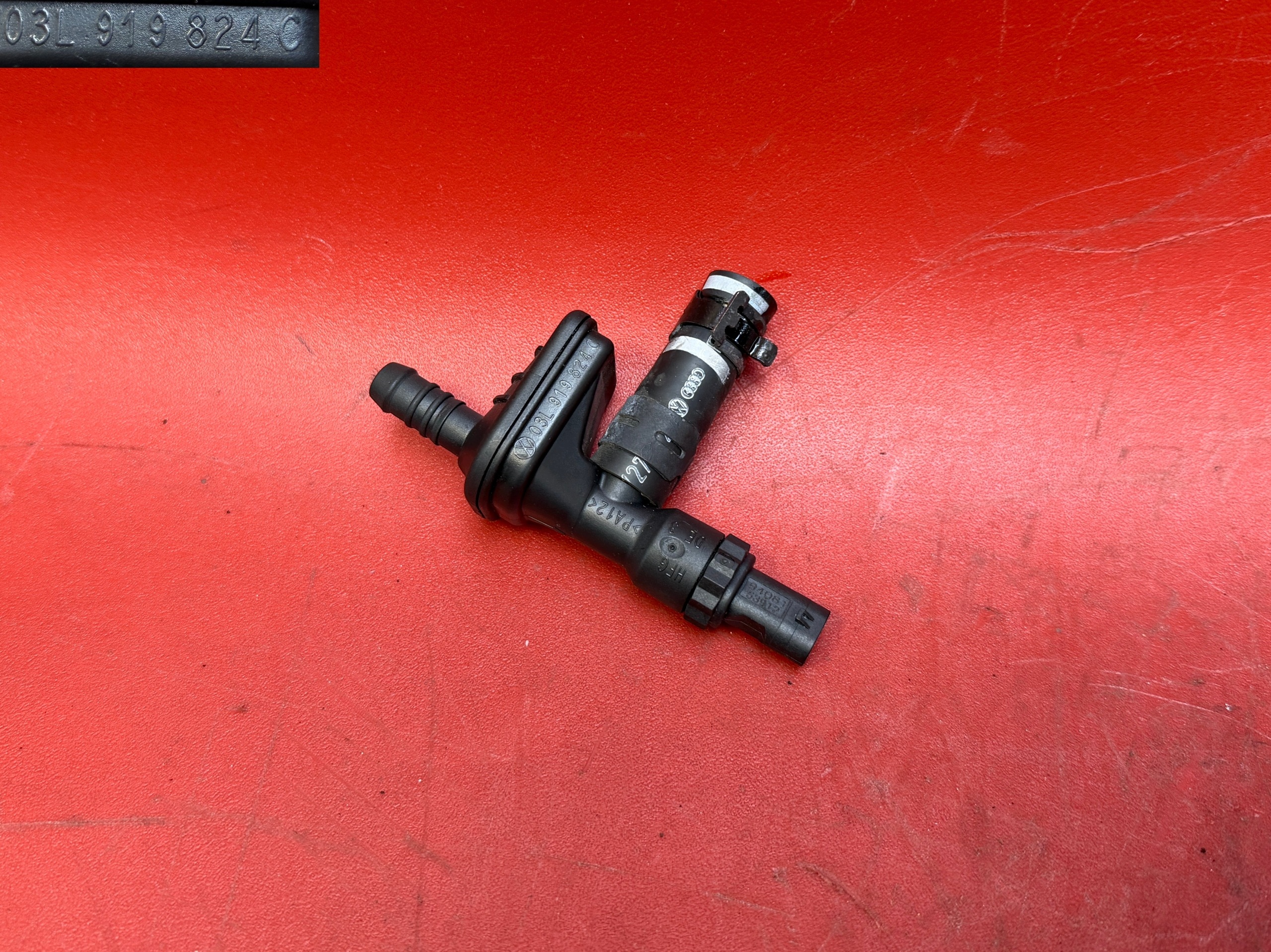Capteur température carburant VW Passat B7 03L919824C image 2