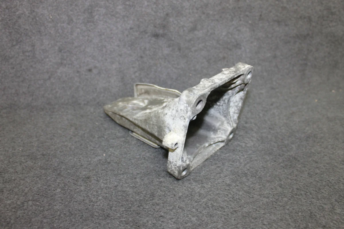 BMW E60 E63 M5 M6 Engine Mount Left Used image 3