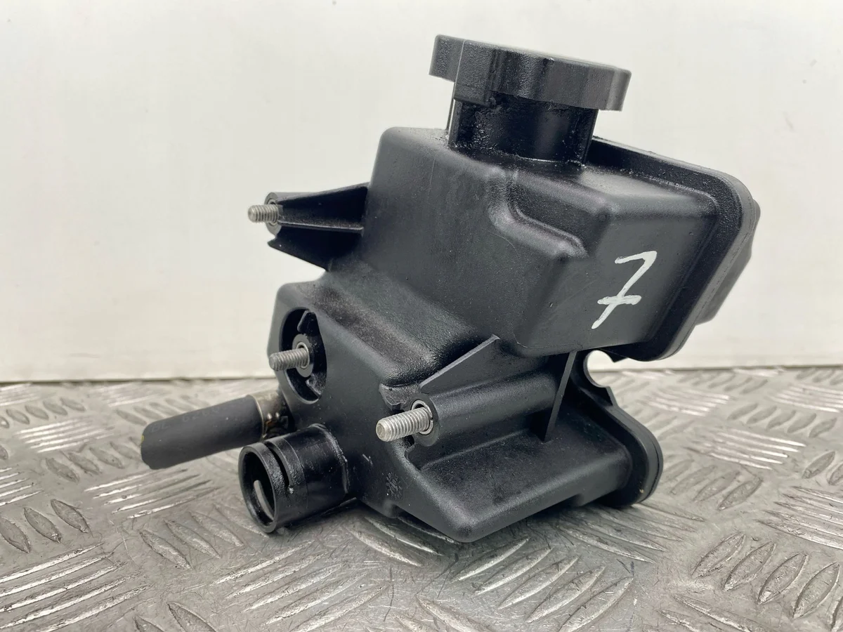 Mercedes-Benz A0004602583 Servobromsbehållare image 3
