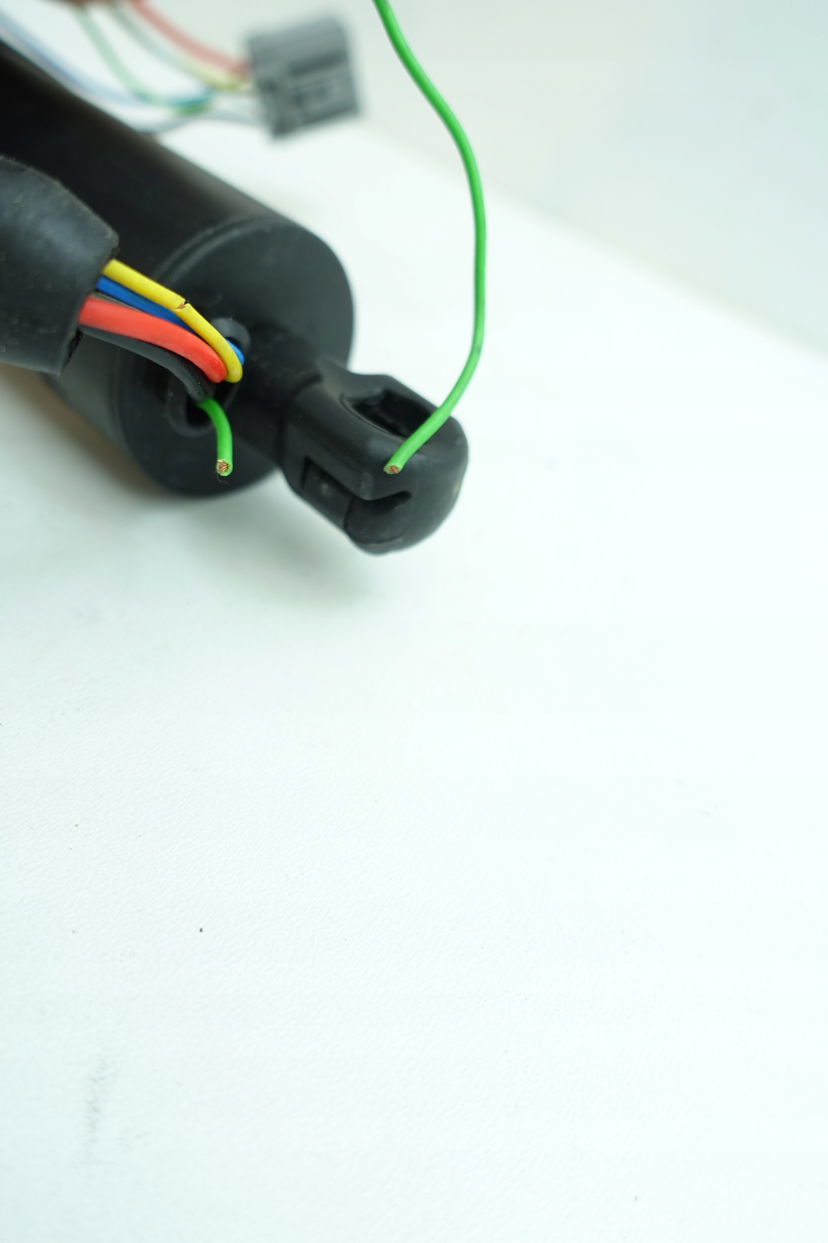 Actionneur électrique volet Ford Kuga MK2 1801932 1918023 2273813 image 8