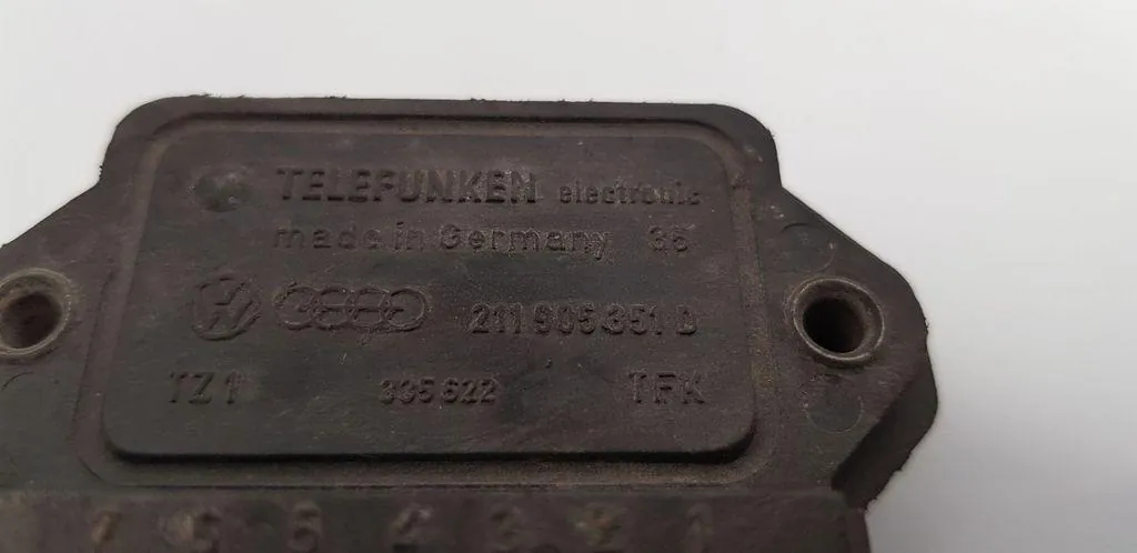 Module d'allumage AUDI 80 (89, 89Q, 8A, B3) 211905351D 1.78L essence 66kW 1989
