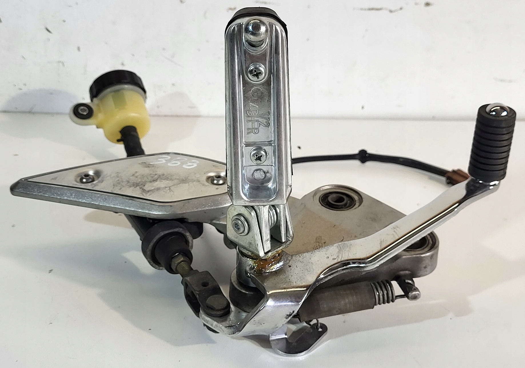 Rechter Vorderarm KOMPLETT Bremshebelpumpe Yamaha FZ1 Fazer 06-15 image 7