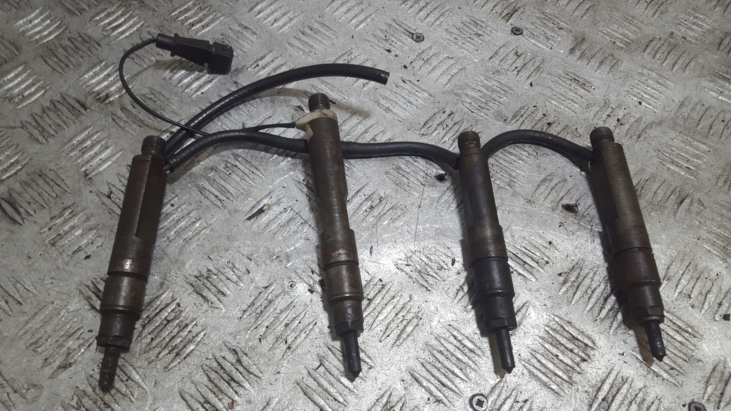 Inyectores Audi A4 B5 028130201G image 2