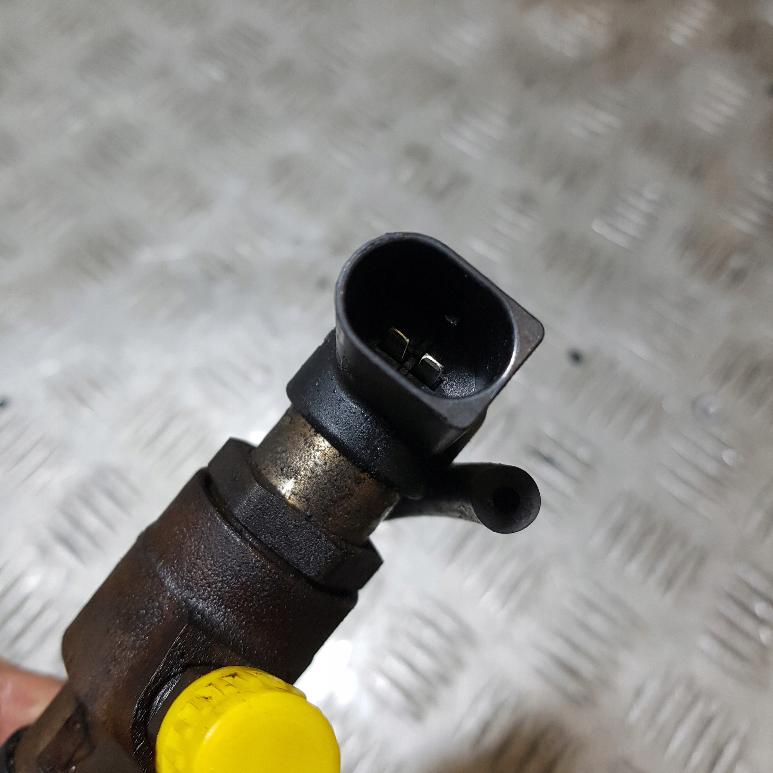 Injecteur PEUGEOT 207 9655304880 image 4