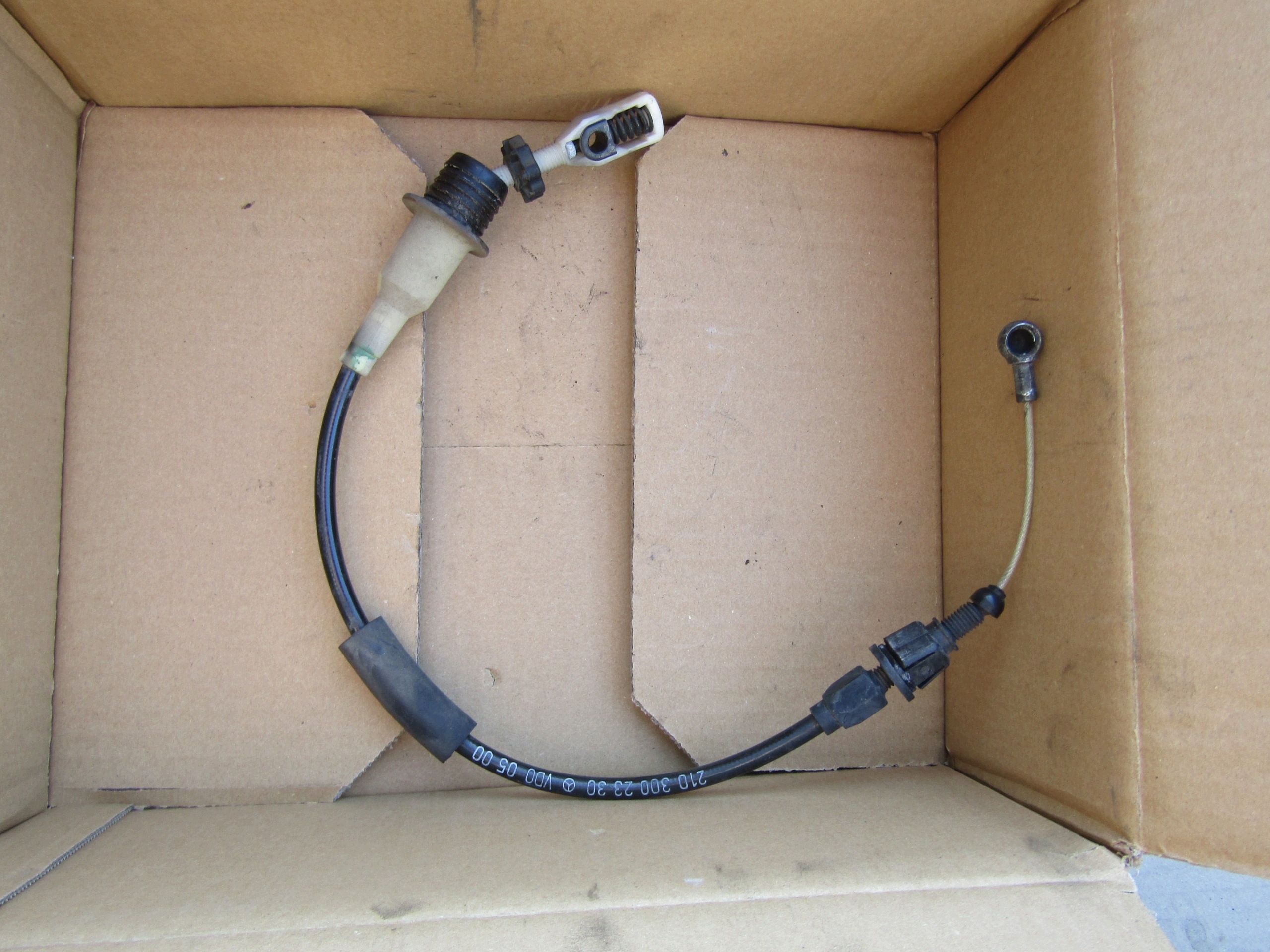 Câble d'accélérateur Mercedes-Benz OE 2103002330 image 2