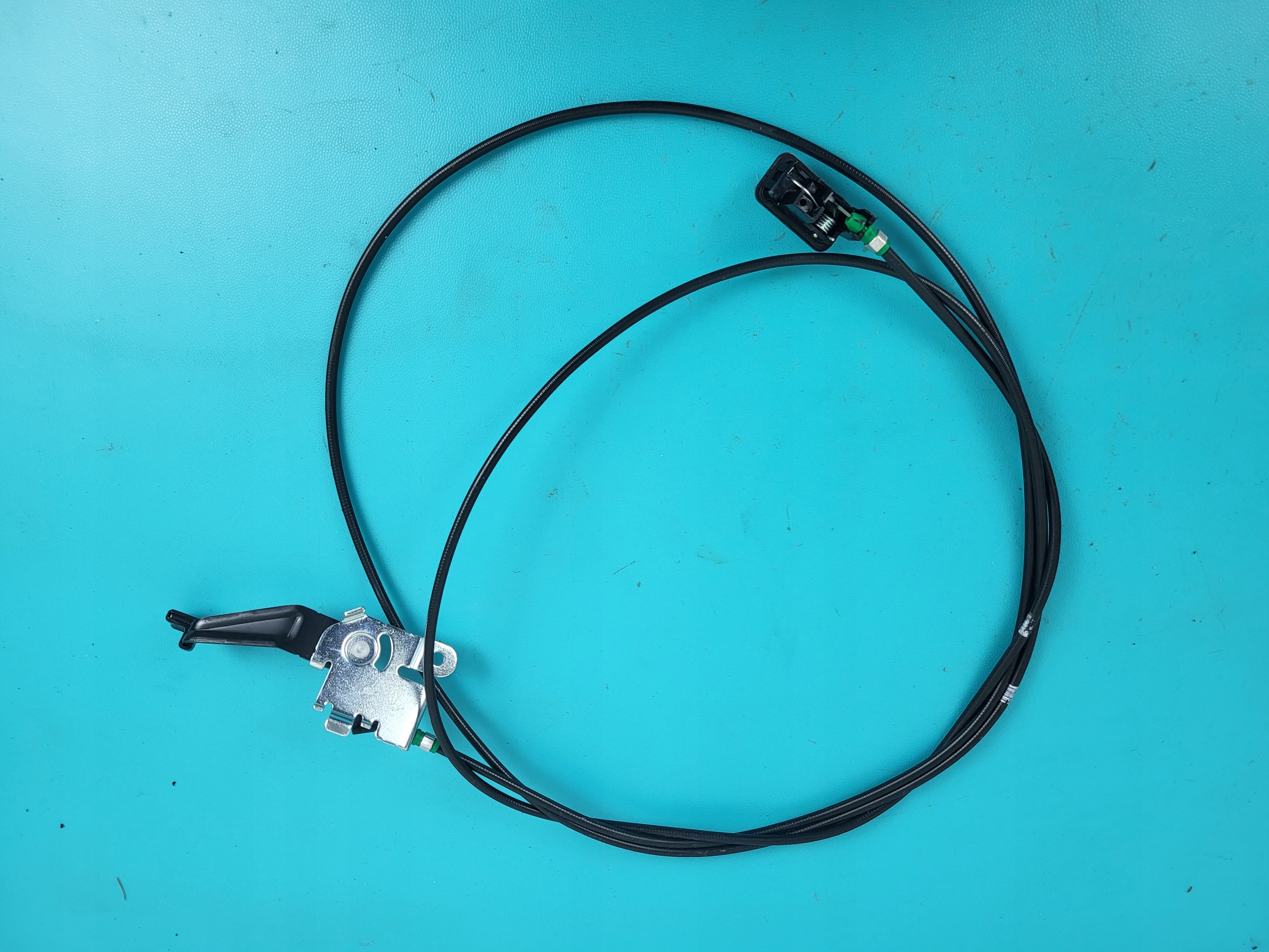 Suzuki Vitara II/III Tankdeckel-Lift Europa OEM PRKA114221657644 image 2