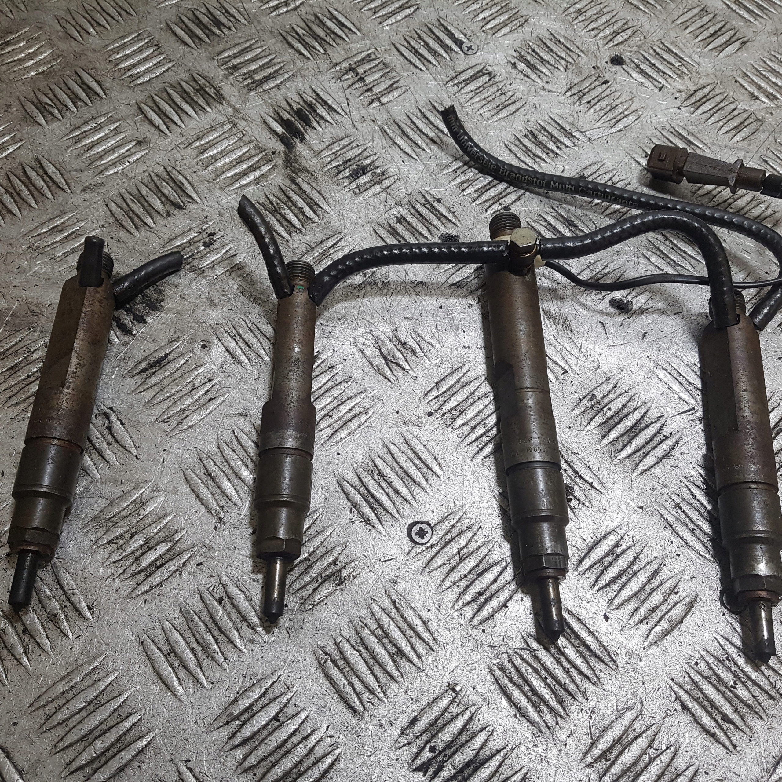Injecteurs Audi A4 B5 0281302011 (Jeu) image 2