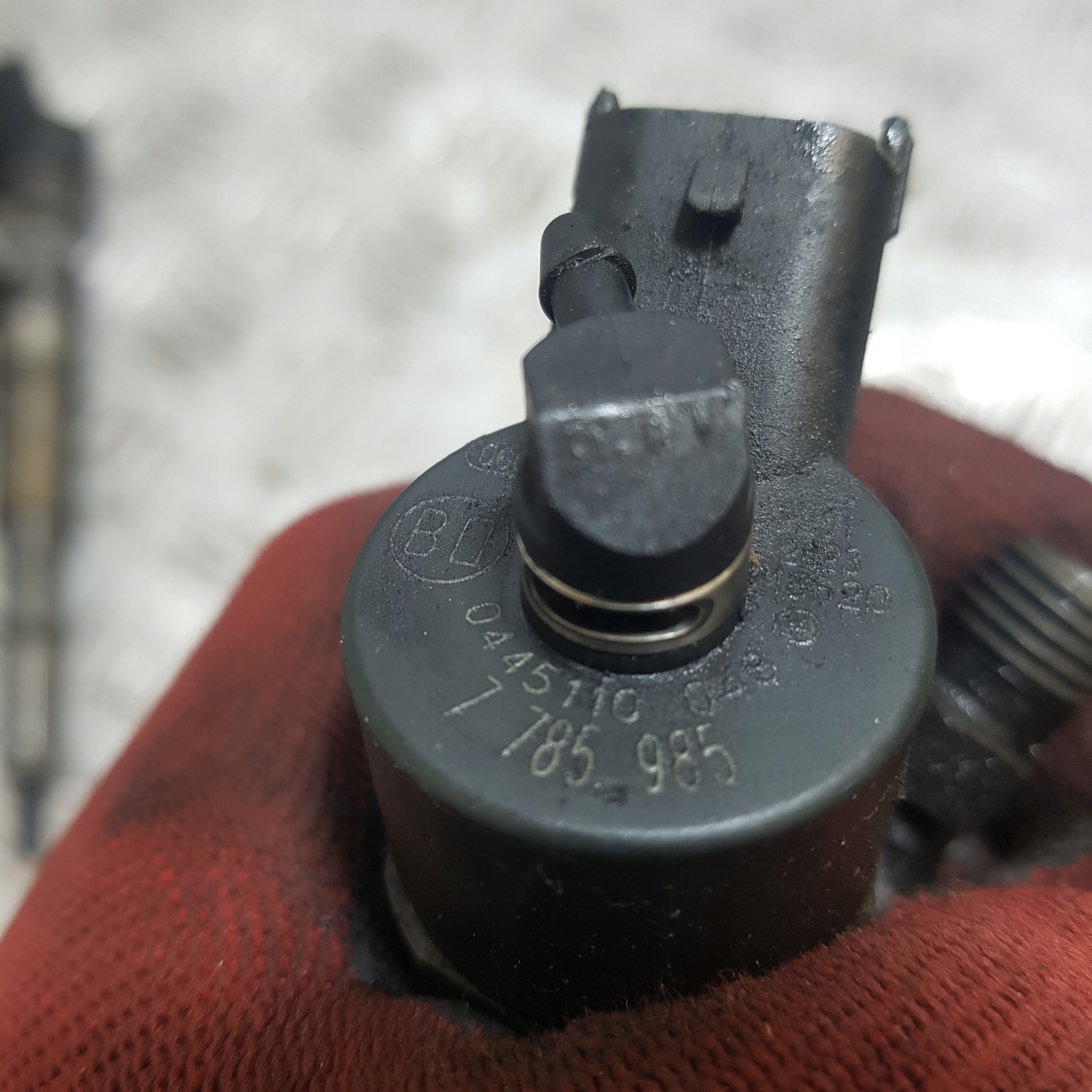 Injecteur BMW E39 044511048 image 3
