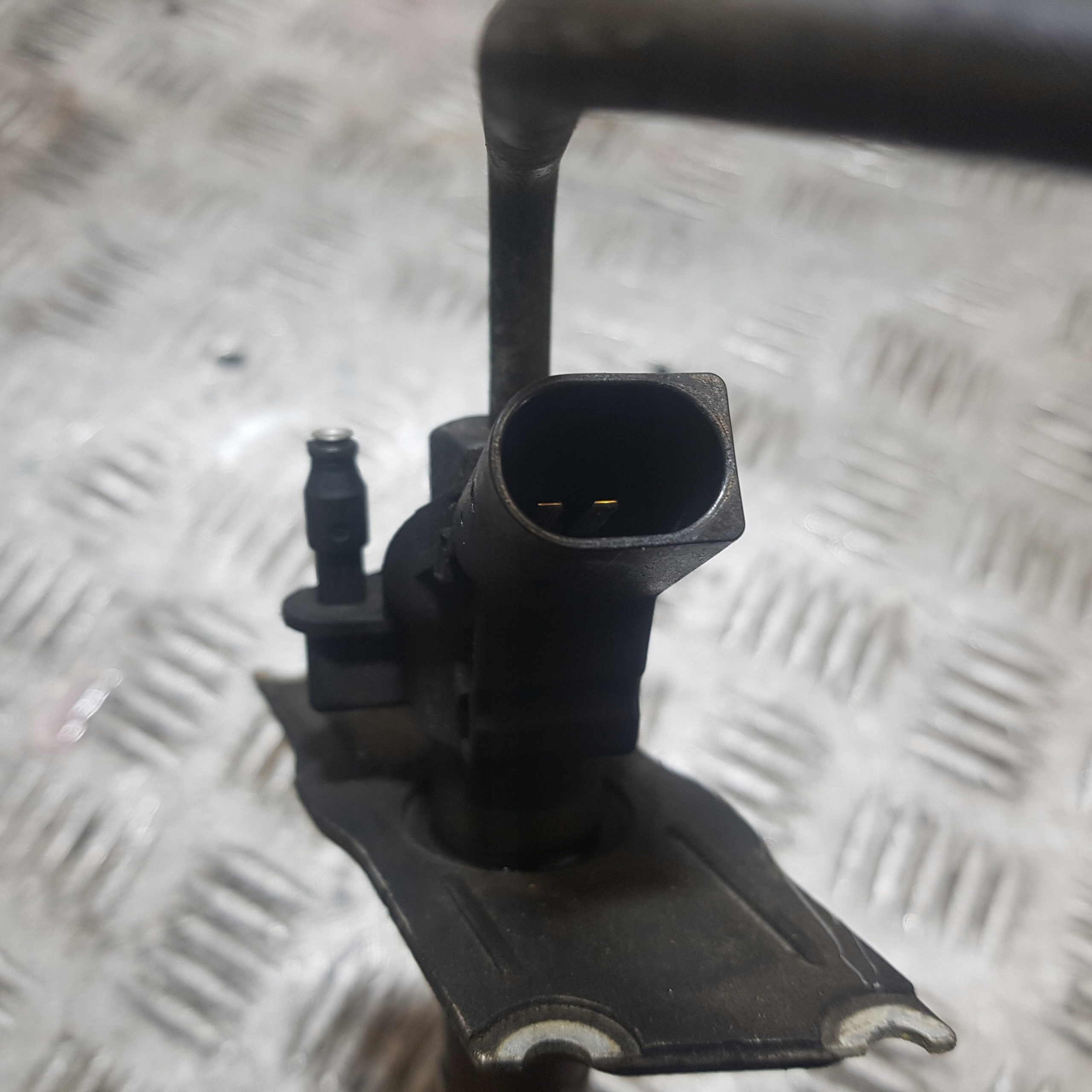 Ruiskutin Audi A6-C6 059130277AC
