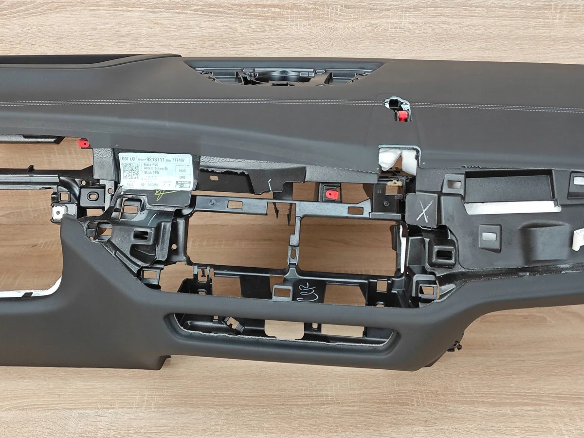 BMW X5 G05 HUD-kojelaudan paneeli image 4