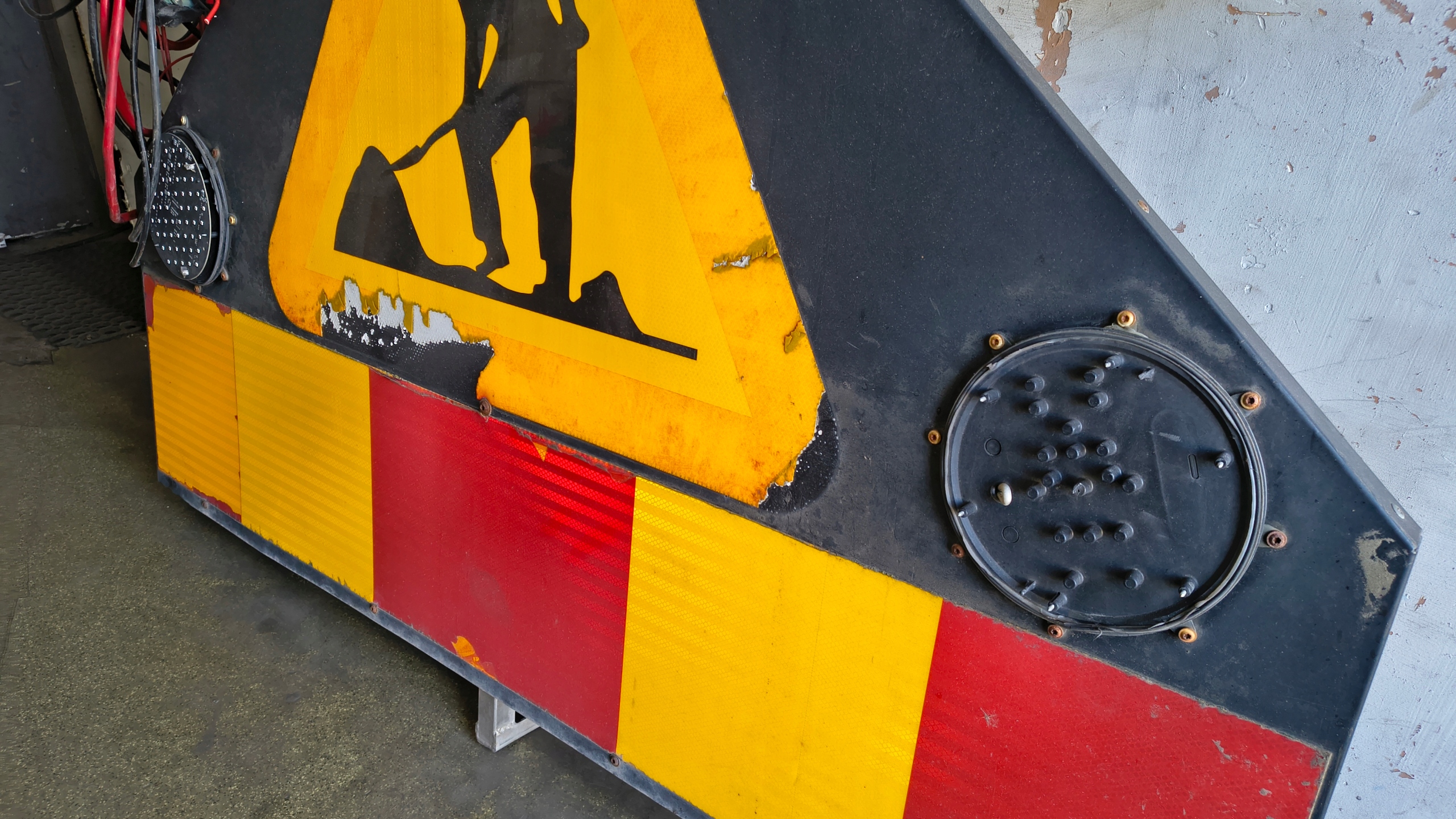 Barre d'avertissement LED pour travaux routiers, utilisée image 5