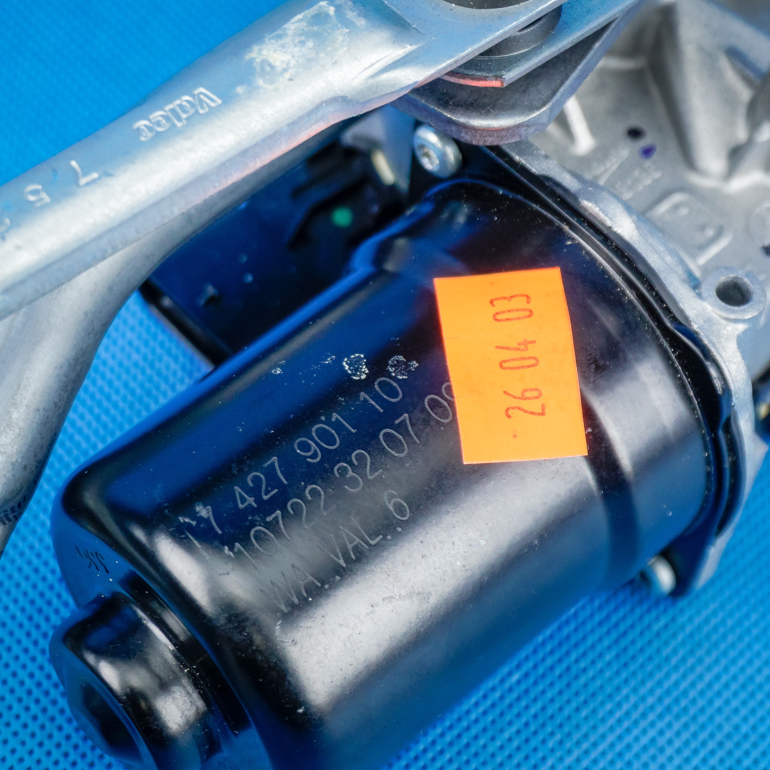 Wischermotor BMW 3 G20 G21 4 G22 OE image 9