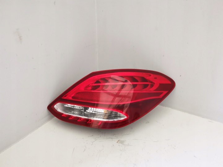MERCEDES C CLASS W205 300C USA REAR LAMP RIGHT A2059061902 SEDAN