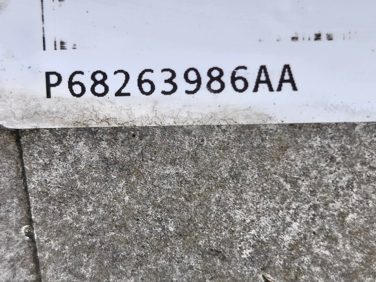 Jeep Grand Cherokee Framdiff 2015 OEM P68263986AA image 5