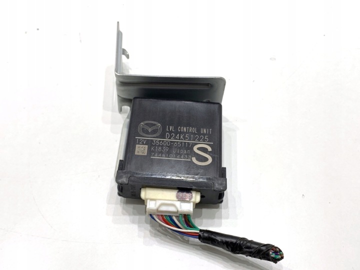 Mazda CX-3 valomoduuli D24K51225 ohjain, LORK-1295-113728