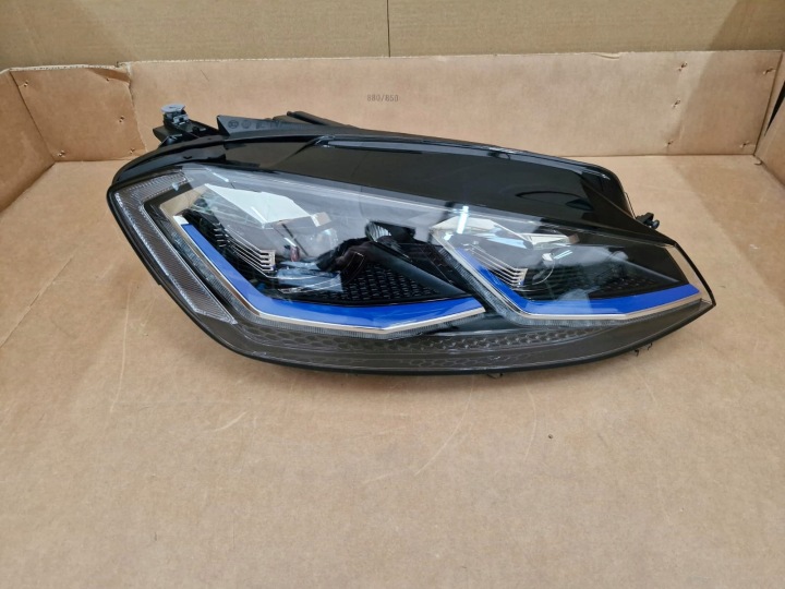 Right Lamp VW GOLF VII LIFT GTE Full LED Blue Used
