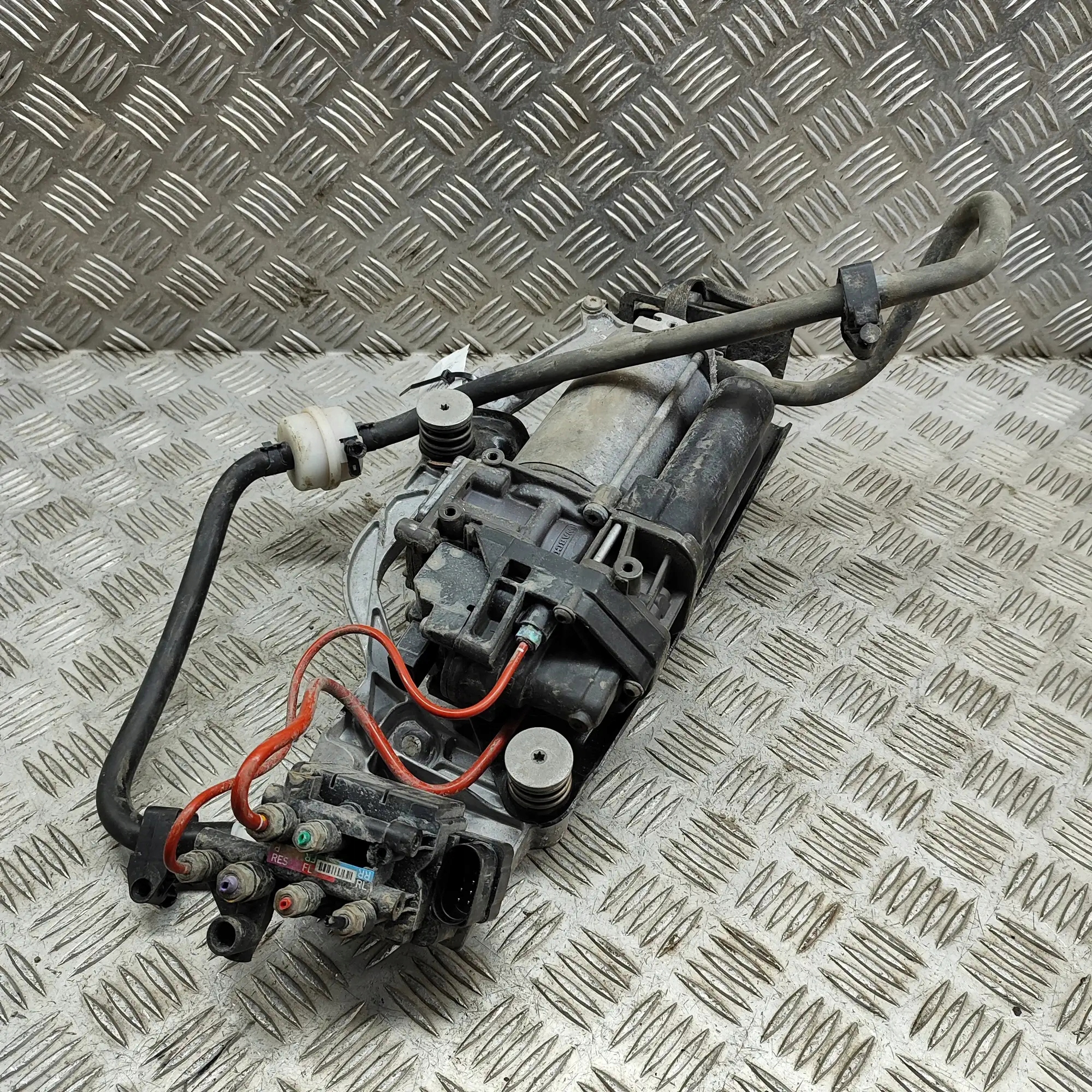 Distribuidor de ar/Bloco de válvulas (Suspensão pneumática) Porsche Taycan 971616013C image 3