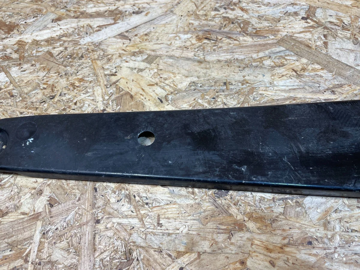 VW Passat B8 Headlight Bracket Right 3G0805932 image 3
