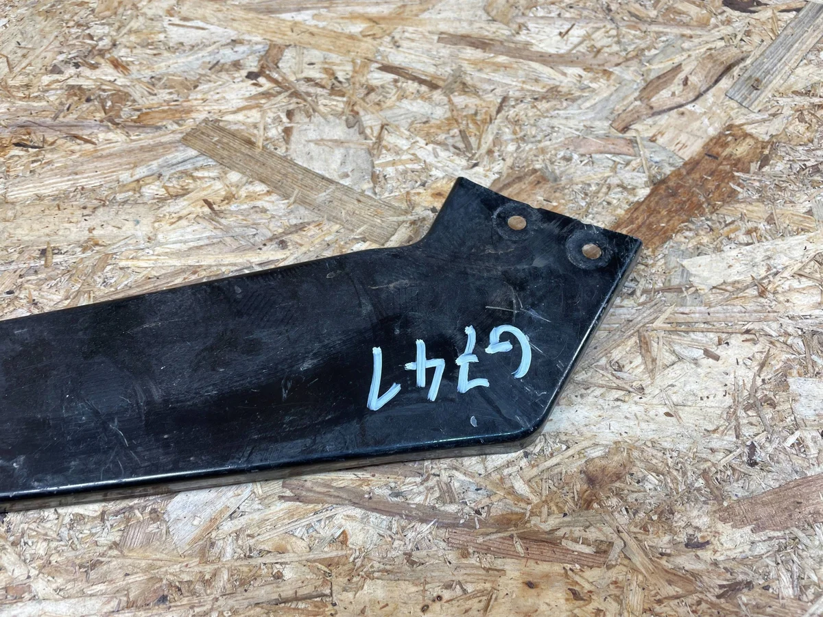 VW Passat B8 Headlight Bracket Right 3G0805932 image 4