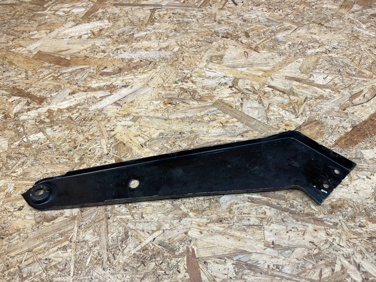 VW Passat B8 Headlight Bracket Right 3G0805932 image 5