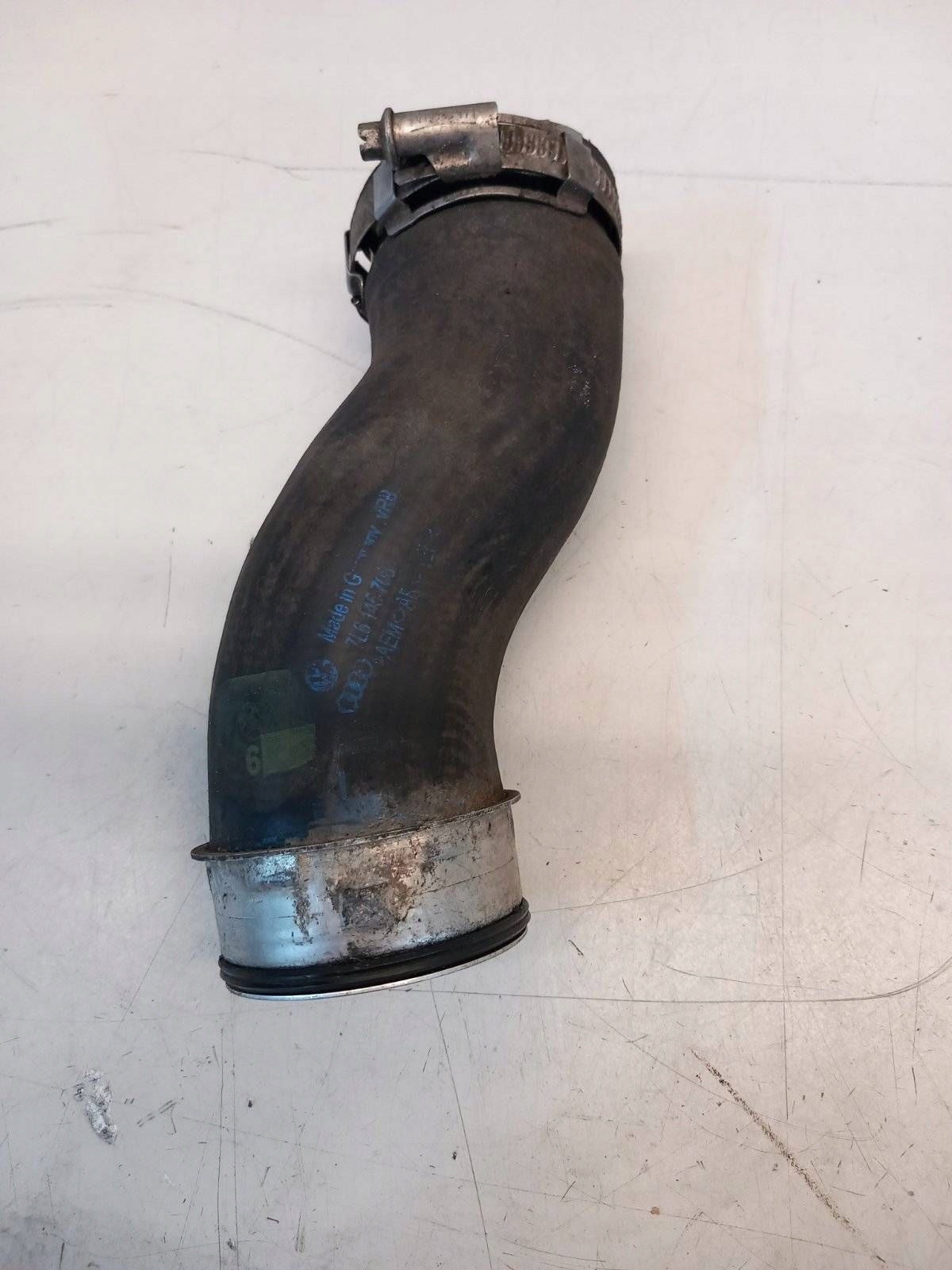 VW Touareg I Audi Q7 4L 3.0 TDI Intercooler Hose Pipe 7L6145708H image 2