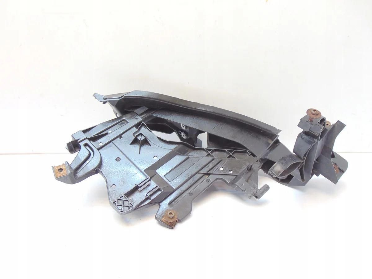Support de phare gauche Audi A4 B8 image 3
