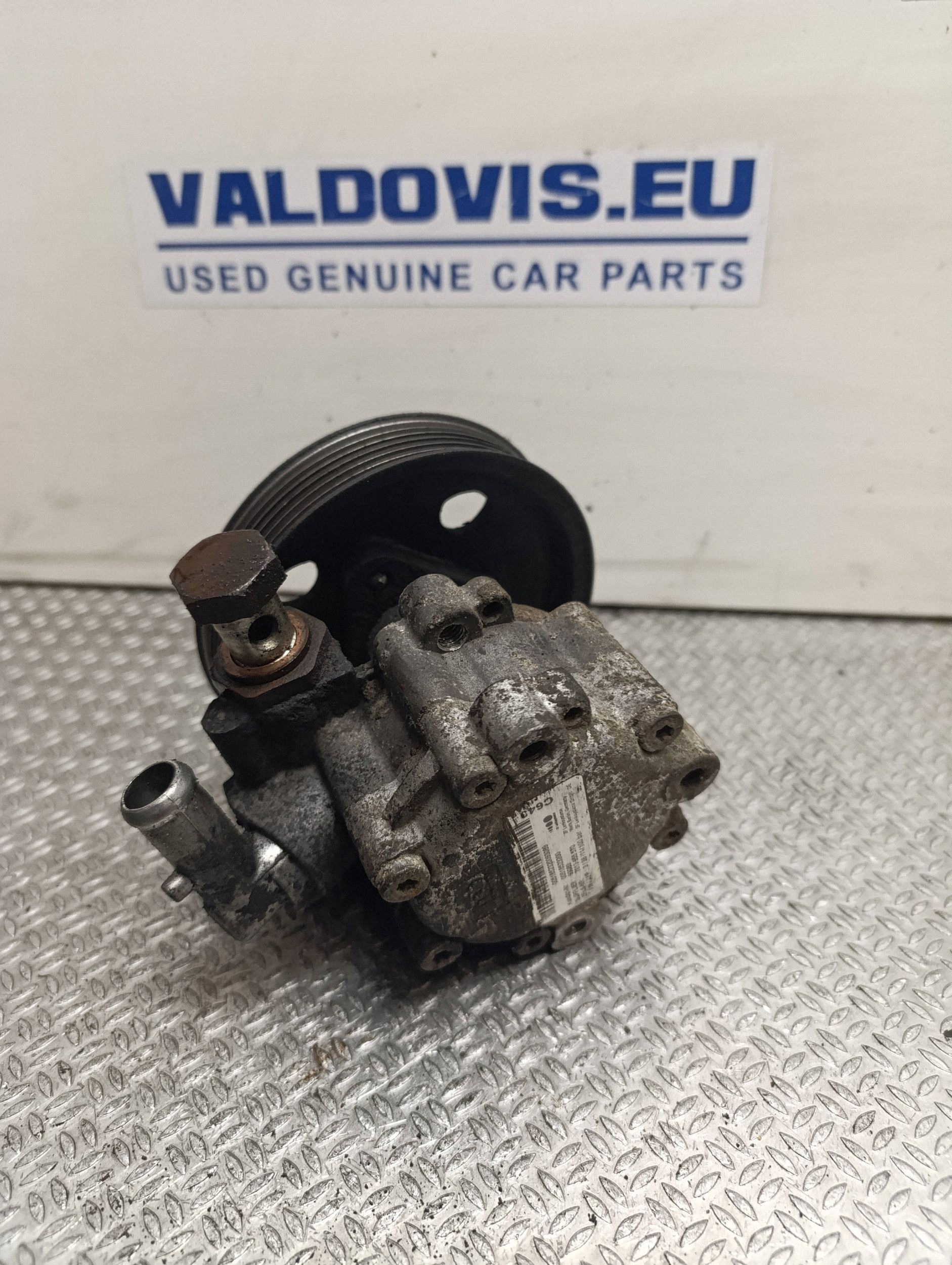 Ohjaustehostimen pumppu Fiat Doblo II Opel Combo D 1.6 MJ 00518523200 image 3