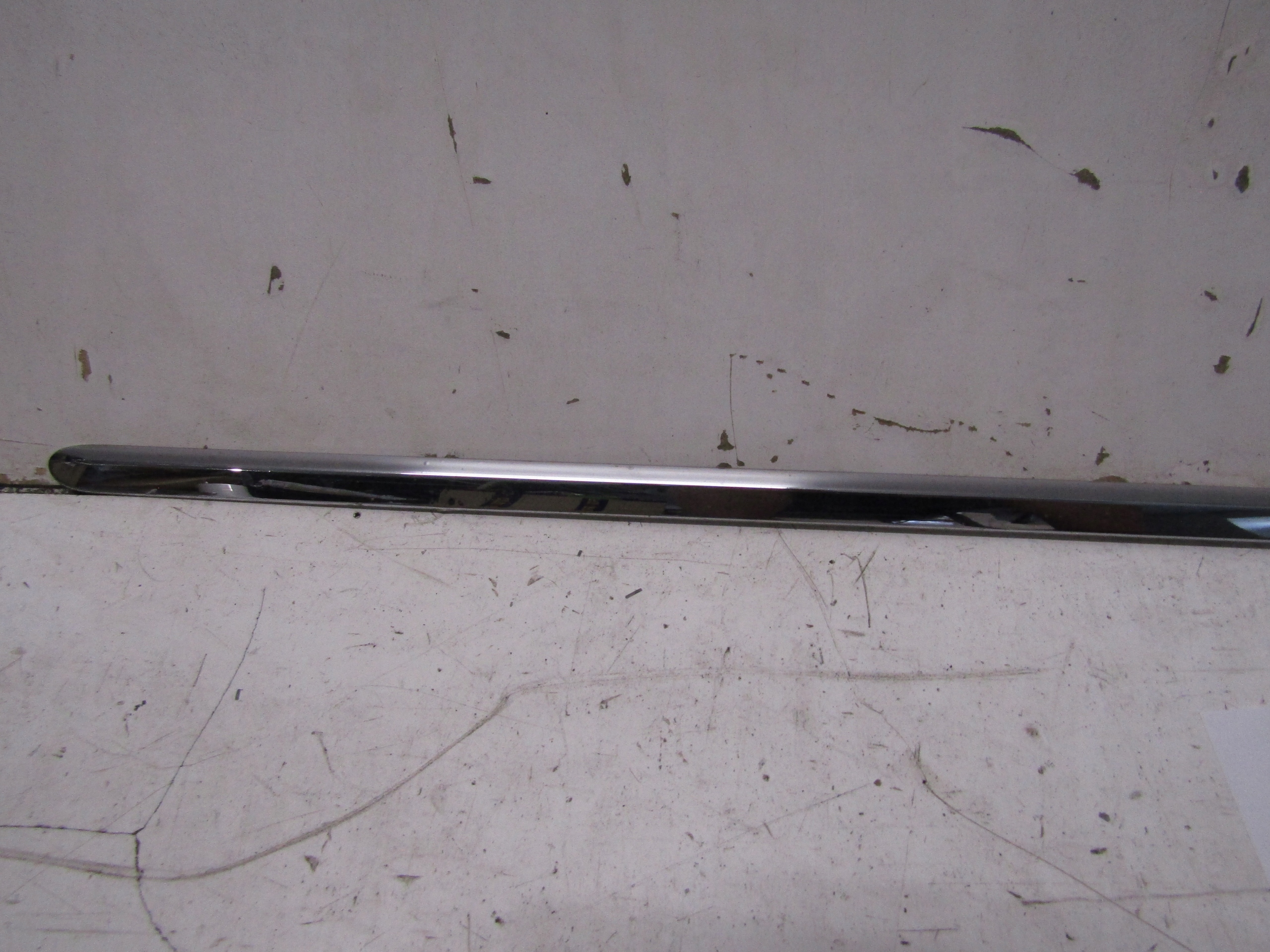 Kromlist dörr vänster fram VW Passat B6 3C0853515C image 4