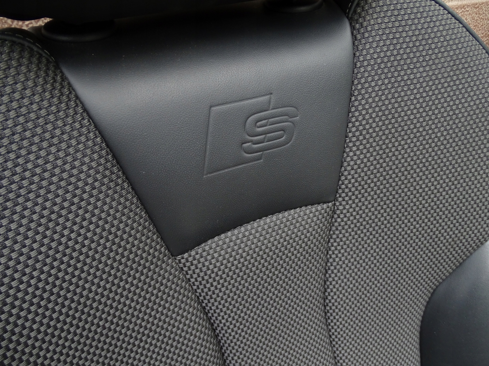 Audi A3 S3 8V S-Line Sitze Komplett Vorder+Hinten Gr. image 9